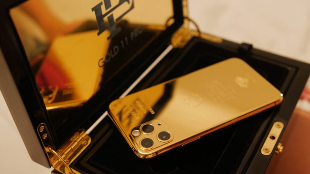 Iphone 11 banhado a ouro é vendido por irmão de Pablo Escobar