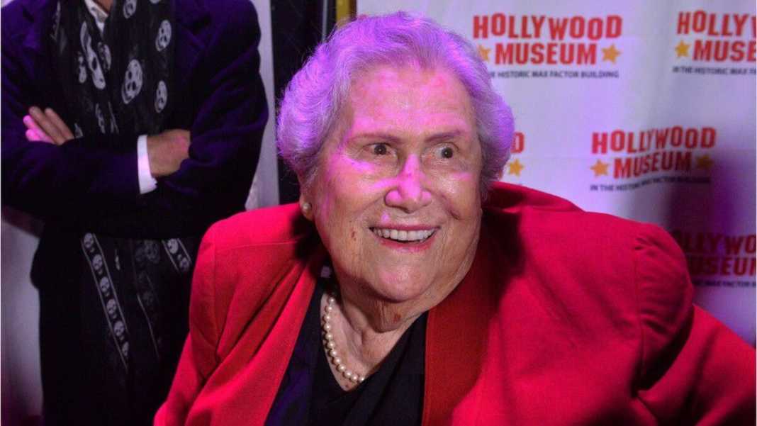 Morre a atriz Elsa Raven, famosa por aparições em De Volta para o Futuro e Titanic