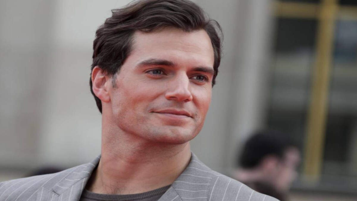 Henry Cavill se declara a namorada em post no Instagram MeUGamer
