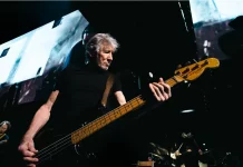 Onde assistir Roger Waters This Is Not a Drill Live Prague