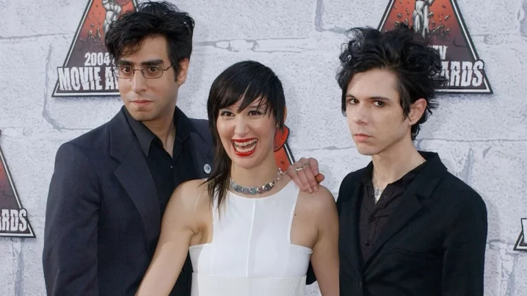 show Yeah Yeah Yeahs The Town completo 2023 de graça