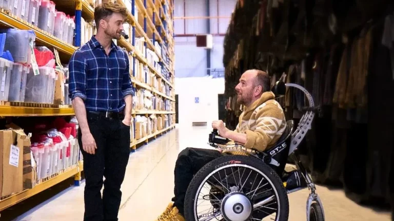 Documentário reúne Daniel Radcliffe e seu dublê de Harry Potter que ficou paralisado Documentário reúne Daniel Radcliffe e seu dublê de Harry Potter que ficou paralisado