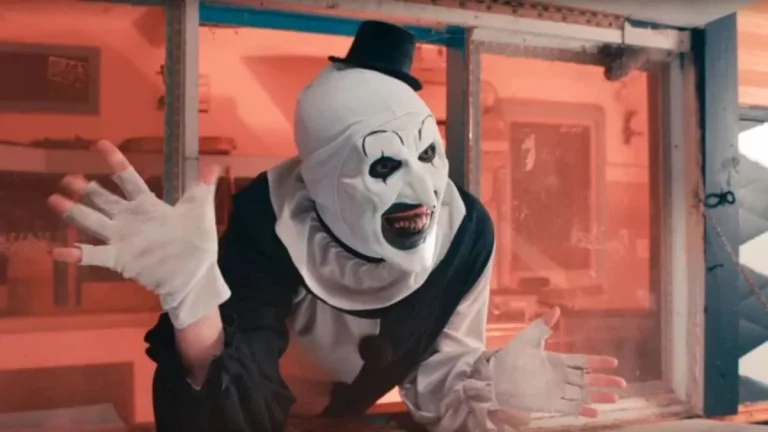 Terrifier 3 promete corrigir problemas da sequência, aponta Damien Leone Terrifier 3 promete corrigir problemas da sequência, aponta Damien Leone