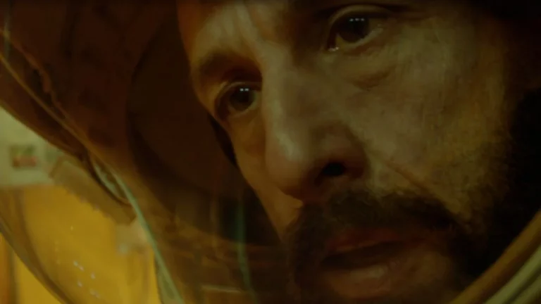 O Astronauta com Adam Sandler ganha primeiras imagens oficiais