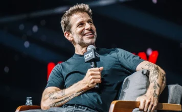 Zack Snyder anima Painel da Netflix na CCXP23