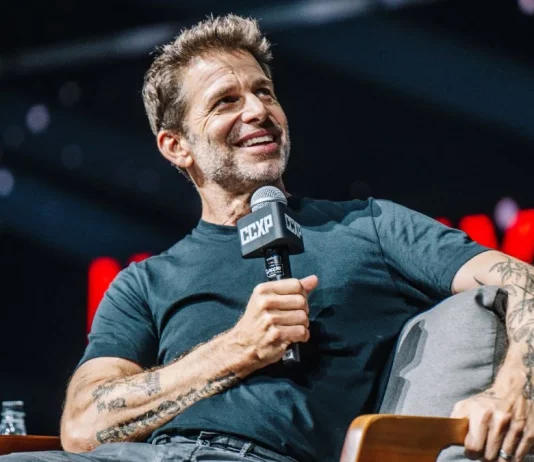 Zack Snyder anima Painel da Netflix na CCXP23