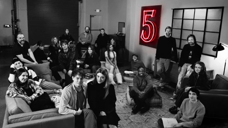 Stranger Things: elenco aparece em foto da 5ª temporada