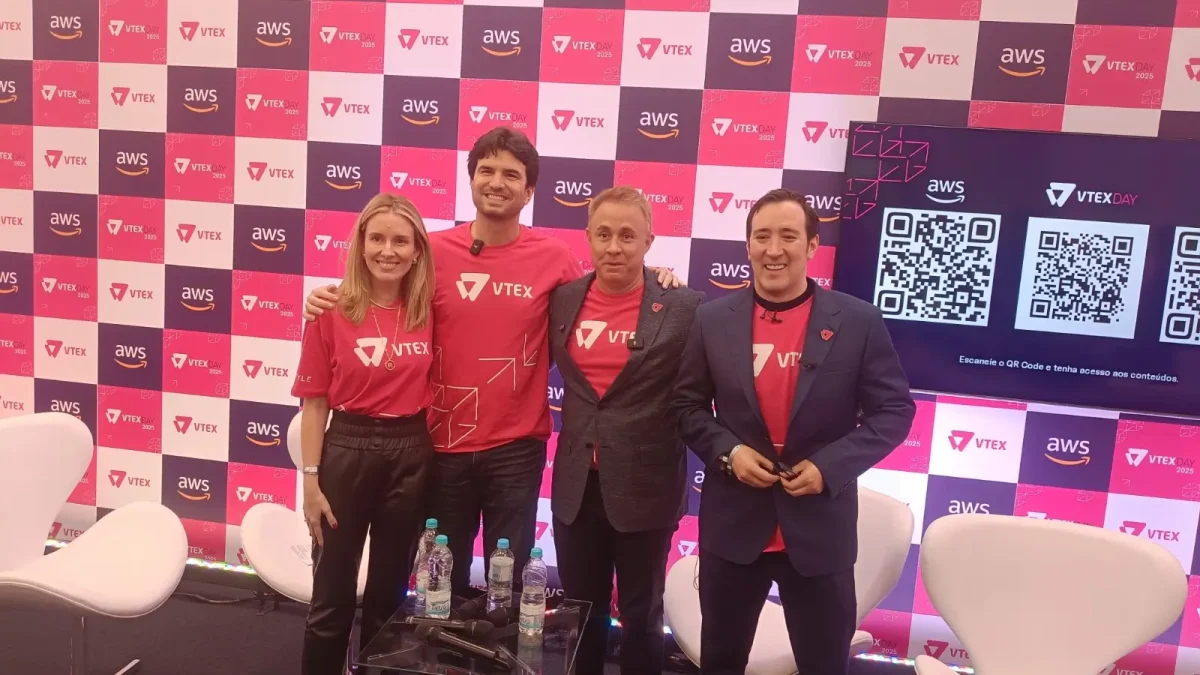 VTEX Day 2025: Brasil como protagonista global no e-commerce e na exportação de tecnologia 1 Na imagem da coletiva do VTEX Day, da esquerda para a direita: Rafaela Rezende, Geraldo Thomaz, Mariano Gomide de Faria e Santiago Naranjo.