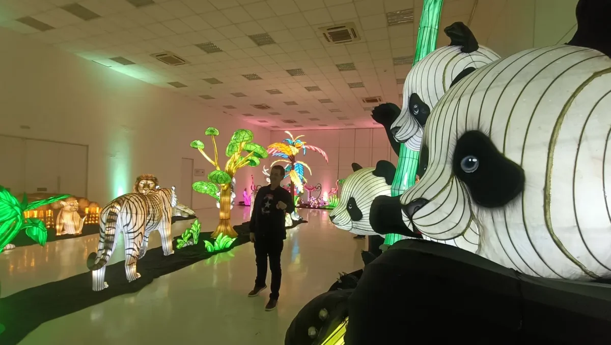 jefao calheiro visita wet n wild exposicao letrik
