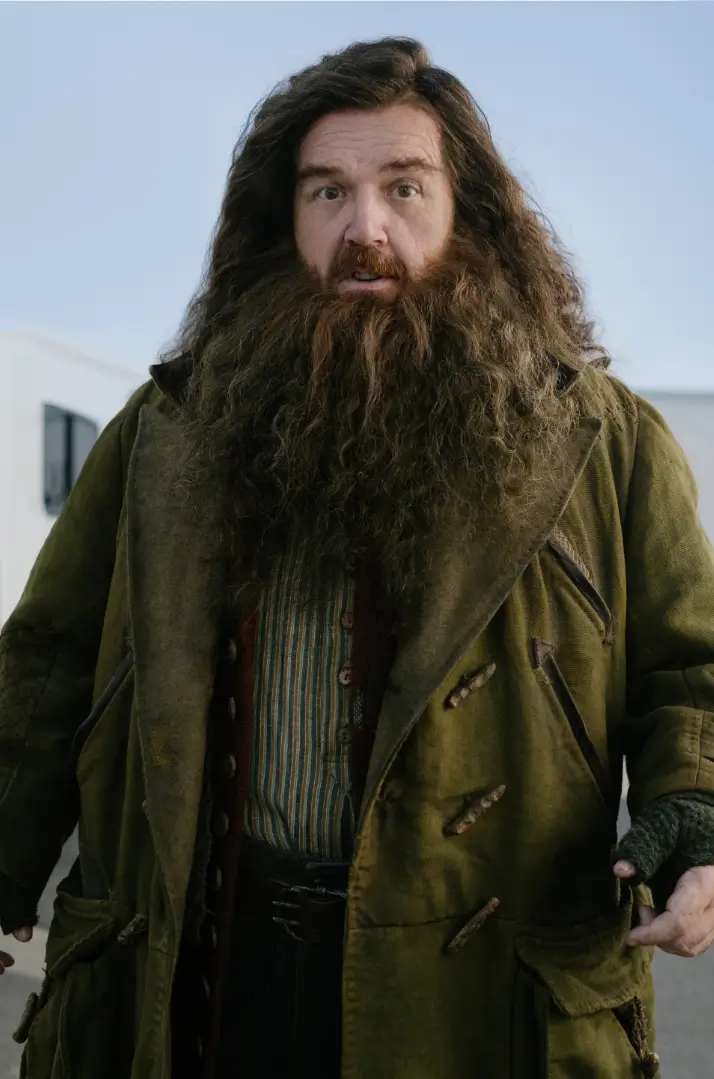 Nick Frost surge como Hagrid em imagem inédita da nova série de Harry Potter 1 nick frost rubeo hagrid imagem inedita serie harry potter oficial