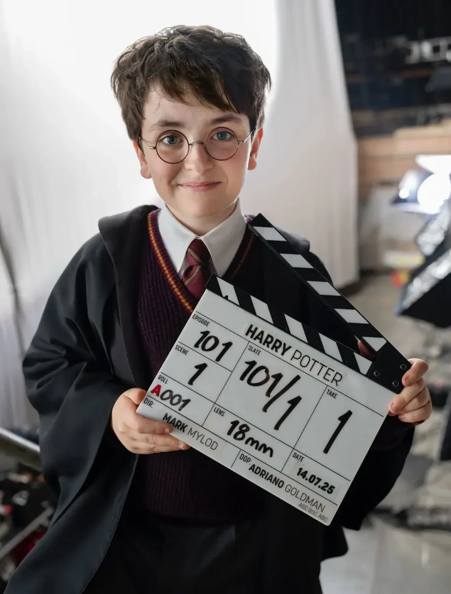 Ator Dominic McLaughlin como no personagem da nova série de Harry Potter