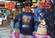 Hideo Kojima posa no Beco do Batman, em São Paulo, durante sua visita pré-BGS 2025.