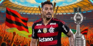 Danilo ergue a taça da Libertadores após consagrar o Flamengo tetracampeão em 2025.