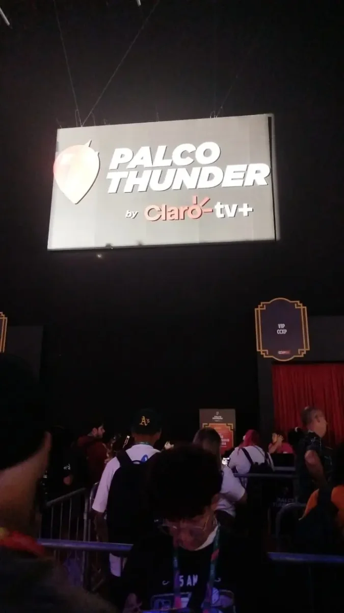 Entrada principal da CCXP25 para o Palco Thunder by Claro