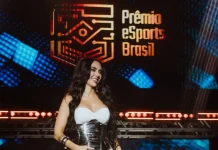 Vencedores do Prêmio eSports Brasil 2025 reunidos no palco da premiação em São Paulo