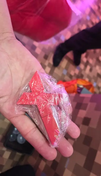 shopee brinde ccxp25 logo chaveiro