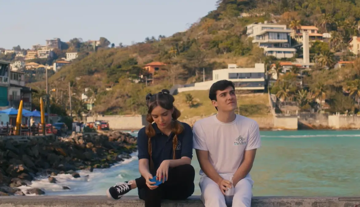 Personagens Laila e Junior no Filme O Velho Fusca