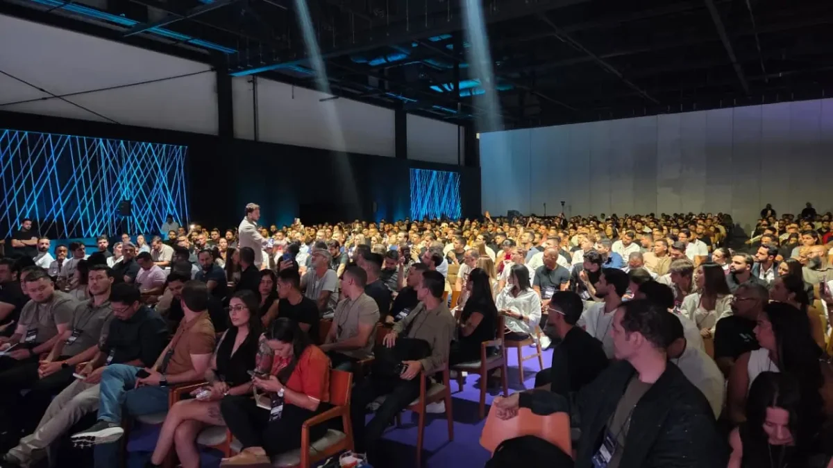 Thiago Nigro durante sua palestra no Congress Brazil Mobile 2026