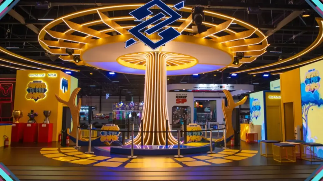 Estande do Banco do Brasil na gamescom latam 2026, eleito o melhor e mais bonito da edição, com cenografia temática e movimentação de público