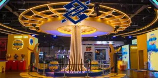 Estande do Banco do Brasil na gamescom latam 2026, eleito o melhor e mais bonito da edição, com cenografia temática e movimentação de público