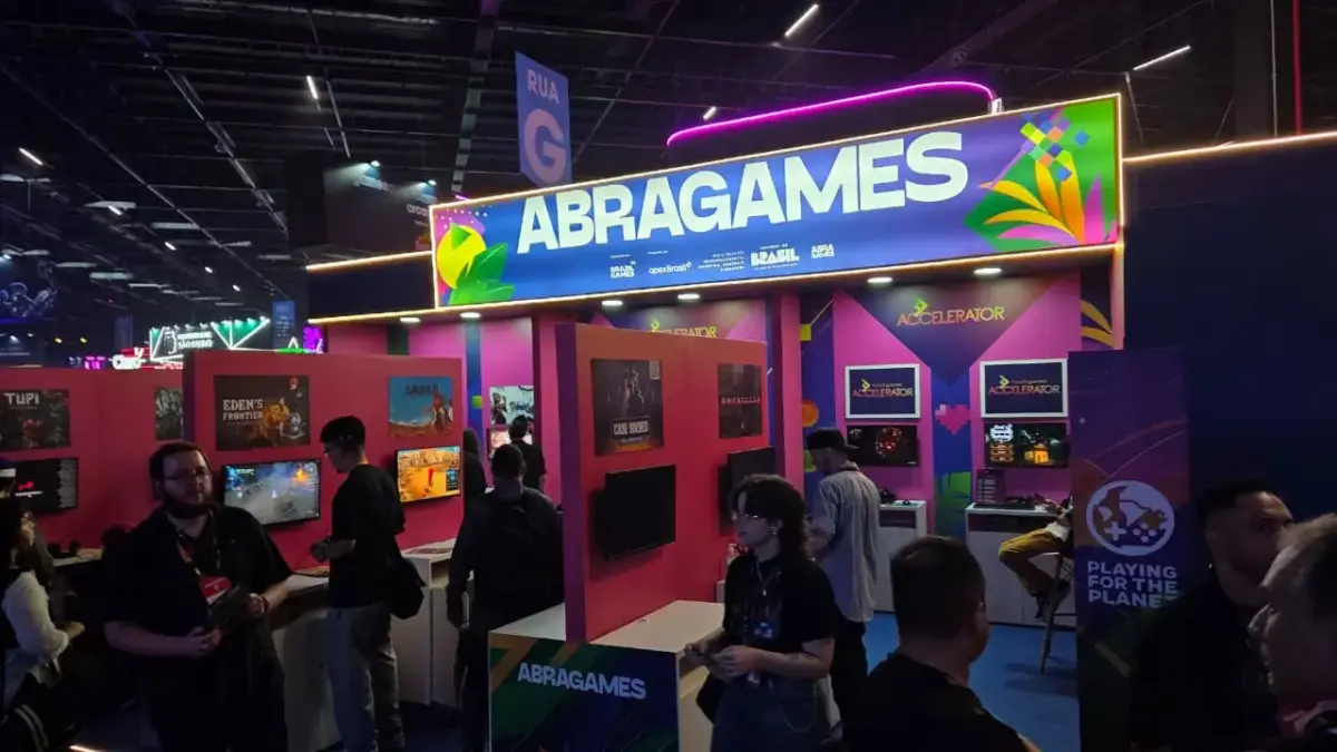 Estande da Abragames na gamescom latam 2026 com jogos indie brasileiros expostos