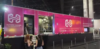 Jefão Calheiro entrevista Alexandre de Maio do projeto Futuro Gamer no estande da gamescom latam 2026 em São Paulo