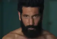 Jon Bernthal como Frank Castle em cena intensa do especial O Justiceiro: Uma Última Morte na Disney+