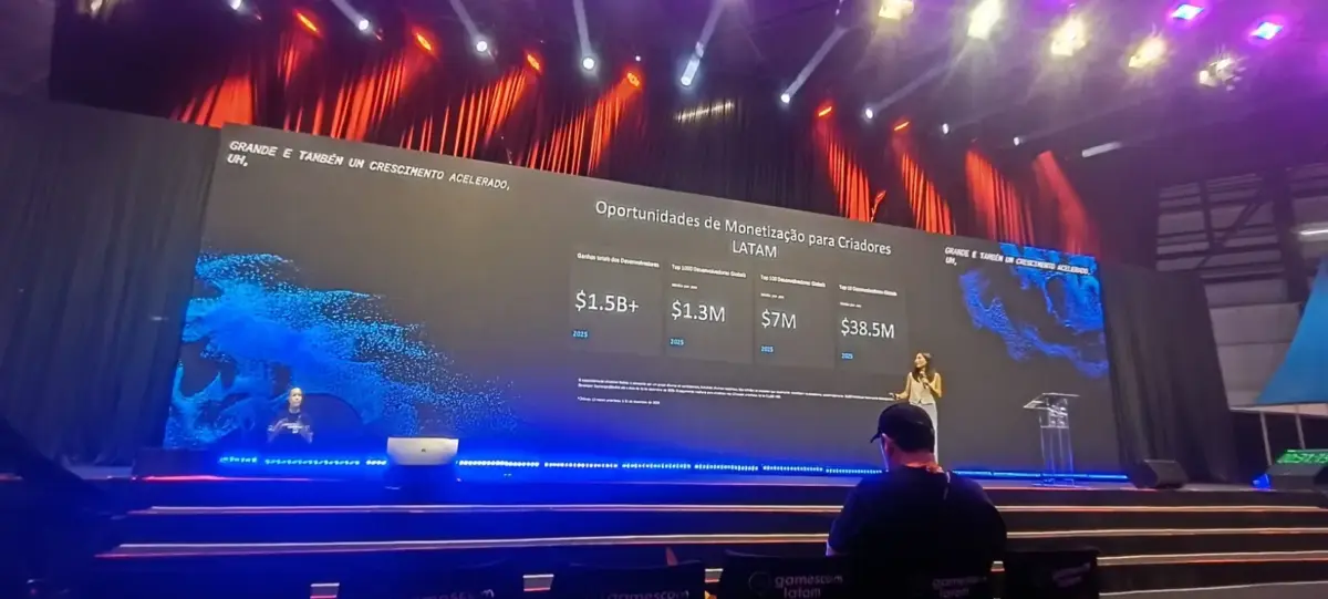 Roblox cresceu 89% na América Latina e apresentou Diego Dzodan na gamescom latam 2026 2 Zhen Fang, VP da Roblox, apresenta dados de crescimento de 89% ao ano na América Latina, durante a gamescom latam 2026