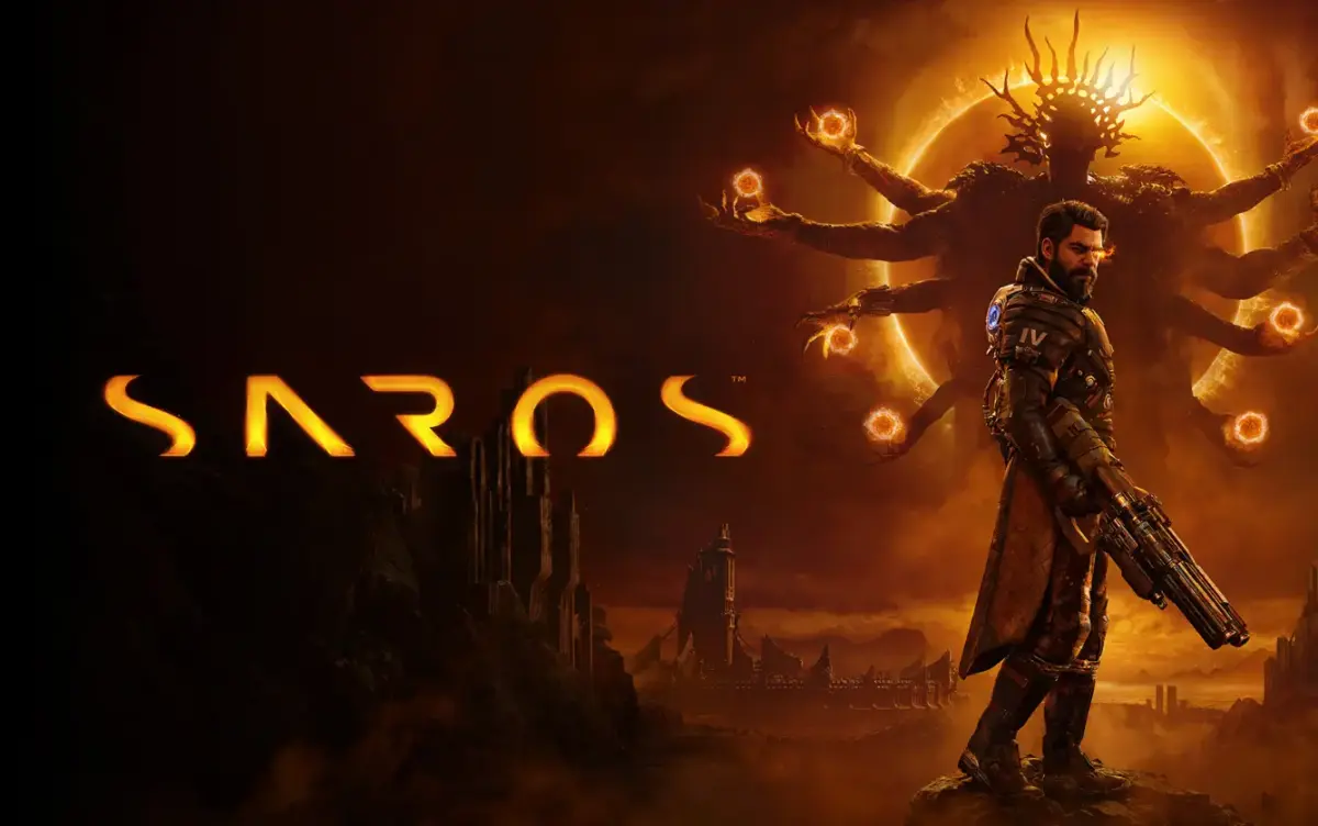 Arte oficial de Saros com logo do jogo, protagonista Arjun e entidade cósmica com eclipse dourado ao fundo