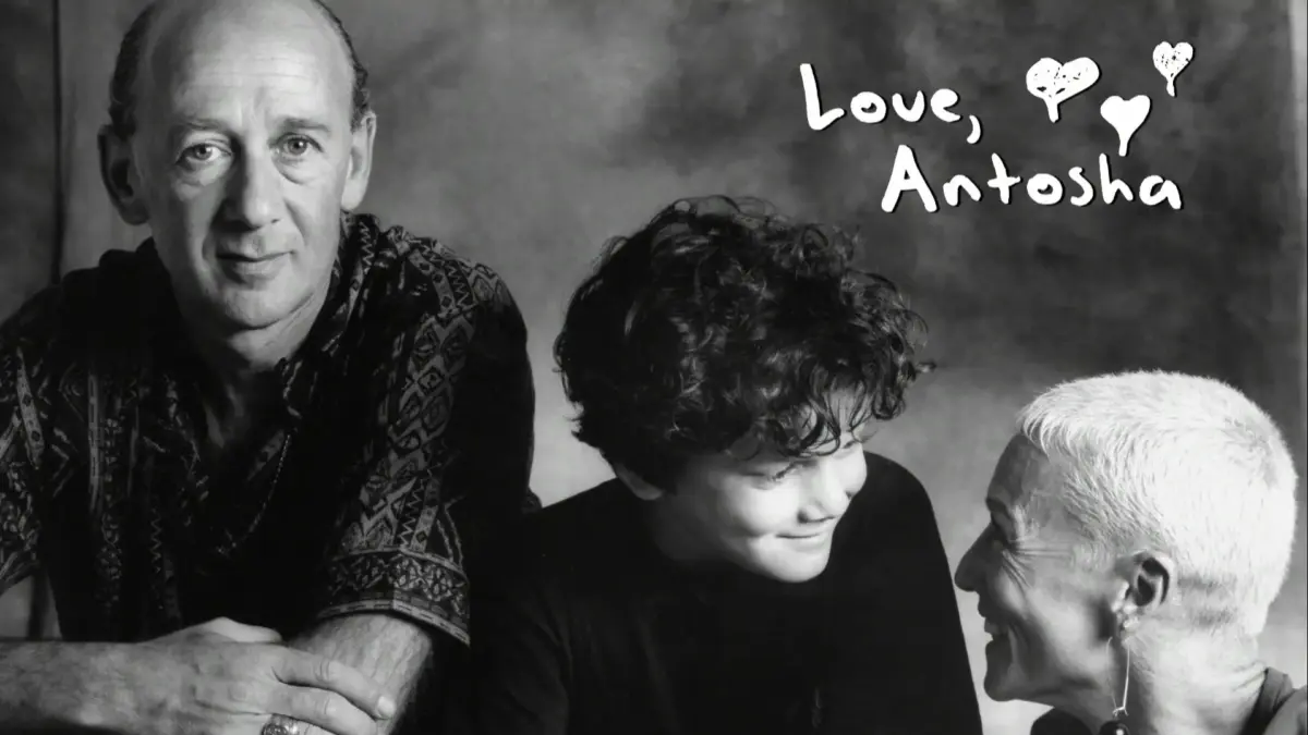 Anton Yelchin: 10 anos sem o eterno Pavel Chekov de Star Trek 5 Os pais do ator Anton Yelchin, Viktor e Irina