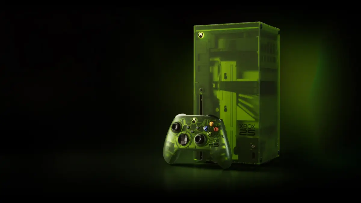 Xbox Series X25 é revelado com design inspirado no console original de 2001 2 Console + controle (conjunto) Xbox Series X25 em verde translúcido com o interior do hardware visível através da carcaça. O controle acompanha o mesmo acabamento, com a marca "XBOX 25" estampada em ambos. Fundo escuro com iluminação esverdeada dramática.
