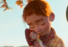 Toy Story 5 revela o rosto de Emily, a primeira dona de Jessie, em prévia emocionante Jessie e Emily em cena de flashback de Toy Story 5, com o rosto completo da dona sendo revelado pela primeira vez