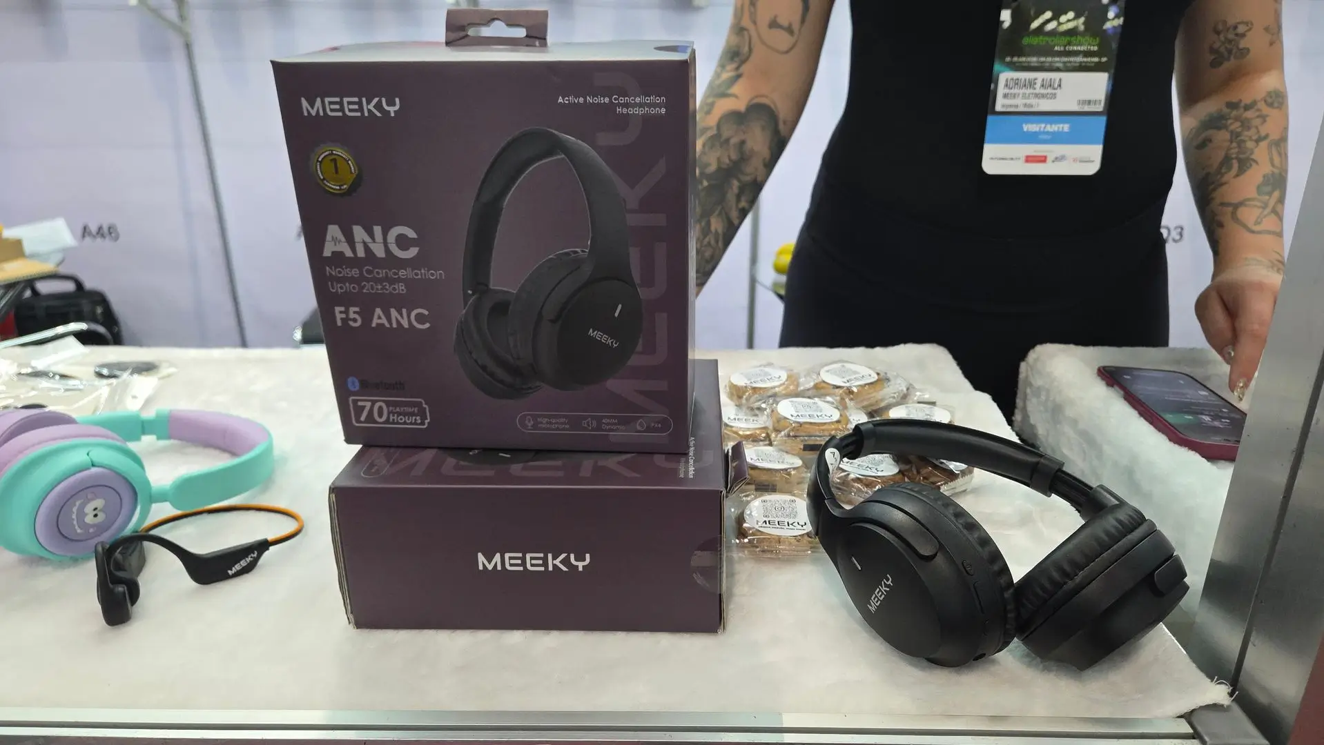 Meeky apresenta sua linha de fones na Eletrolar Show 2026