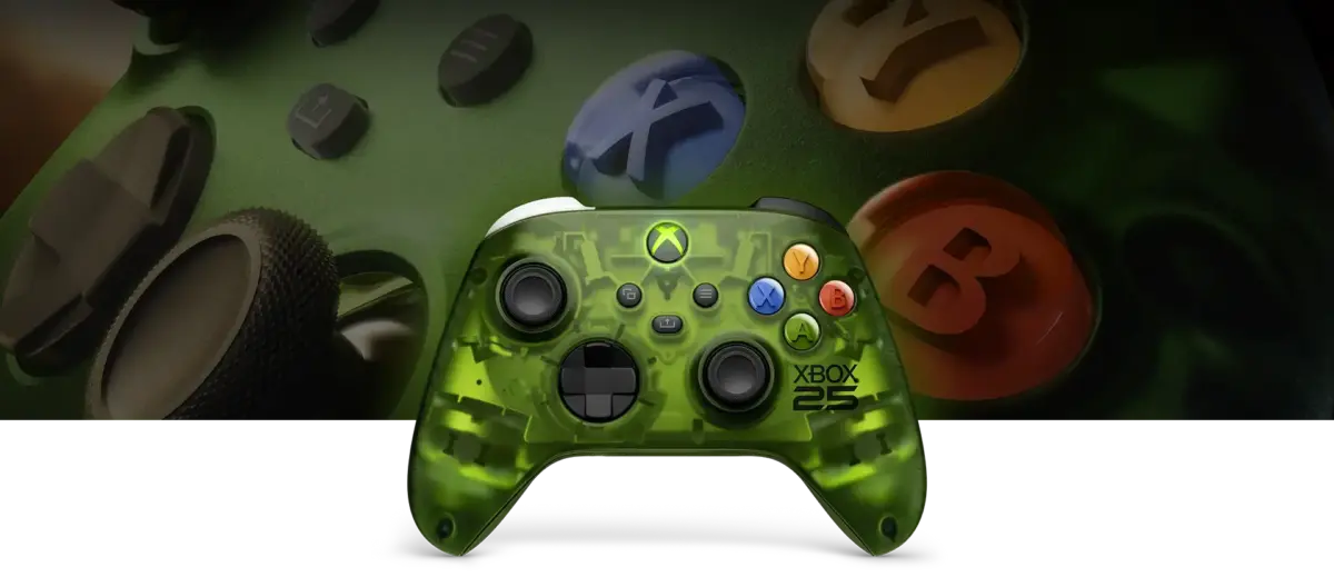 Xbox Series X25 é revelado com design inspirado no console original de 2001 1 Controle (frontal)Vista frontal do Controle Sem Fio Xbox X25, com carcaça translúcida verde mostrando os componentes internos. Botões coloridos clássicos (A, B, X, Y) e a inscrição "XBOX 25" no lado direito. Ao fundo, close nos botões do controle original em escala ampliada.