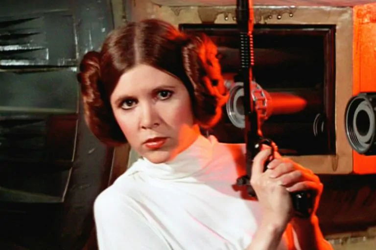 Um ano sem nossa Princesa Leia: Atores e fãs fazem homenagens