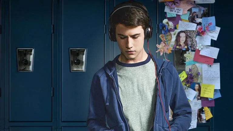 13 Reasons Why: Autor é expulso de organização de escritores por denúncias de assédio