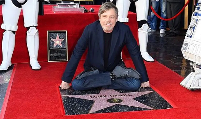 Mark Hamill finalmente ganhou sua estrela na calçada da fama