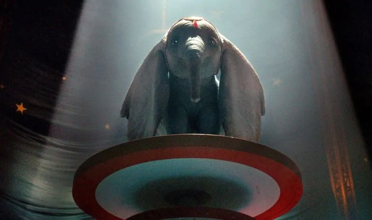 Versão live-action de “Dumbo” ganha novo pôster do elefante voador!