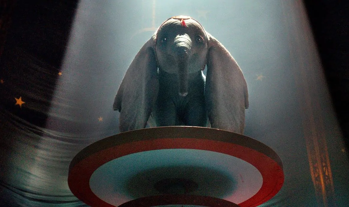 Versão live-action de “Dumbo” ganha primeiro pôster do elefante voador!