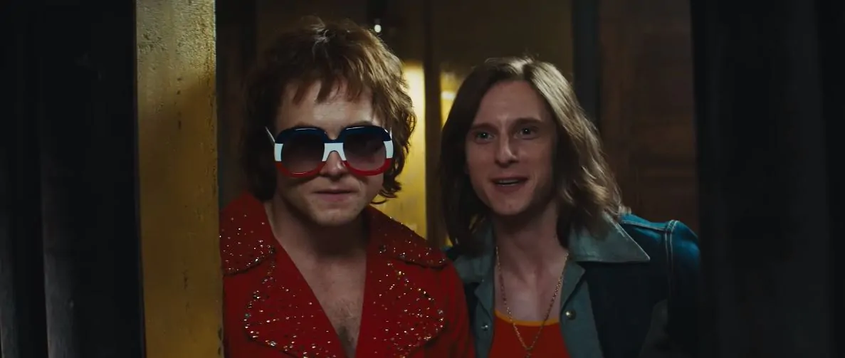 ‘Rocketman’ confira Taron Egerton cantando ‘Tiny Dancer’