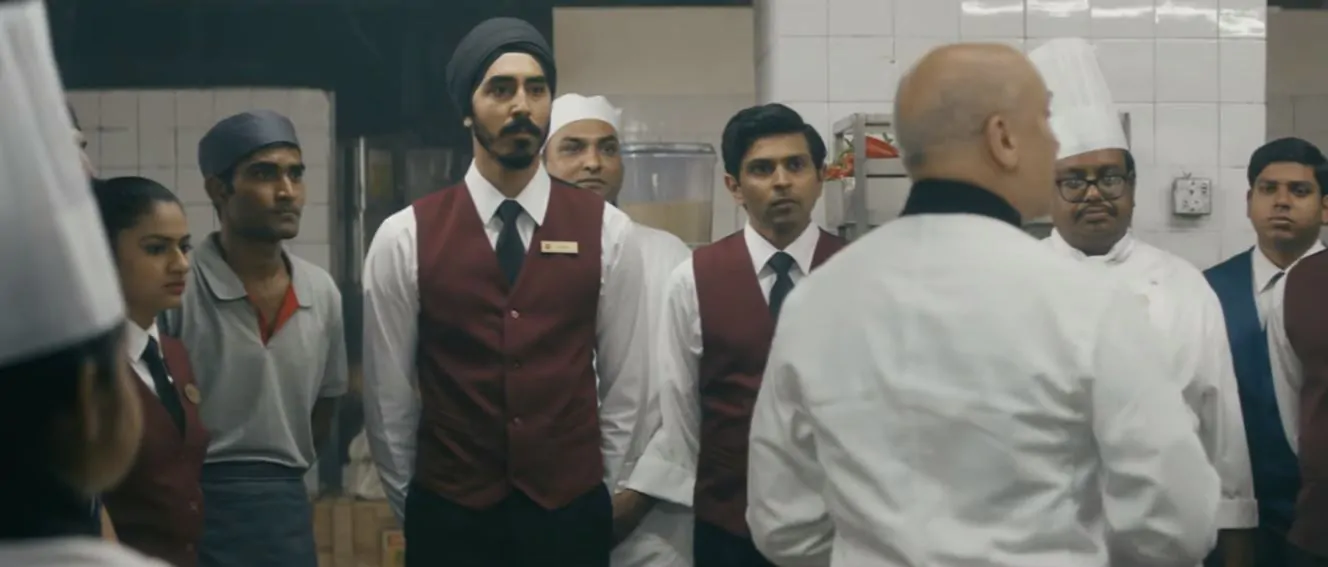 Dev Patel é destaque no trailer do longa 'Atentado ao Hotel Taj Mahal'