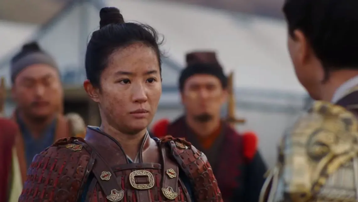 Mulan ganha trailer final focado na guerra
