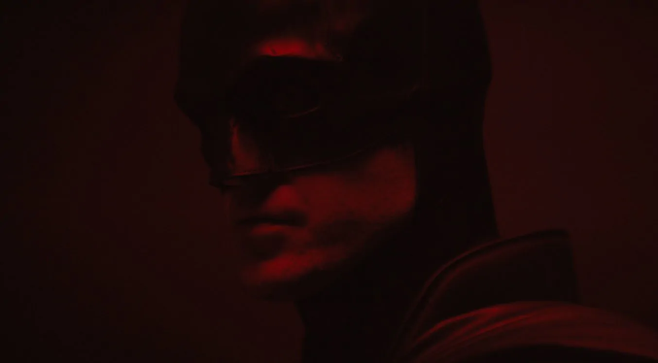 The Batman: Robert Pattinson aparece com o traje do Homem-Morcego