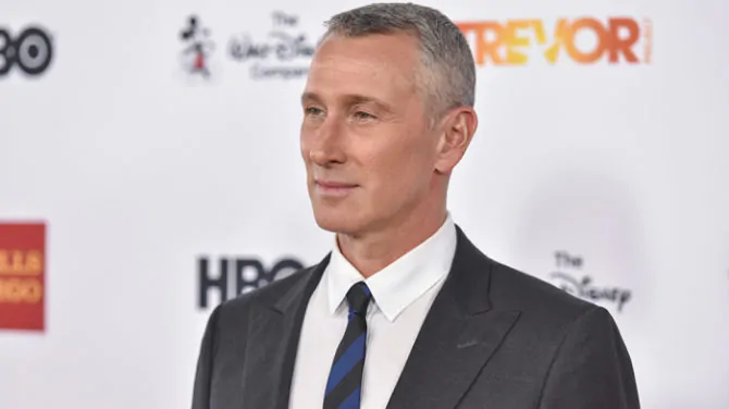 Adam Shankman será diretor de 'Abracadabra2' na Disney+ 1 adam shankman enchanted 670x376 1