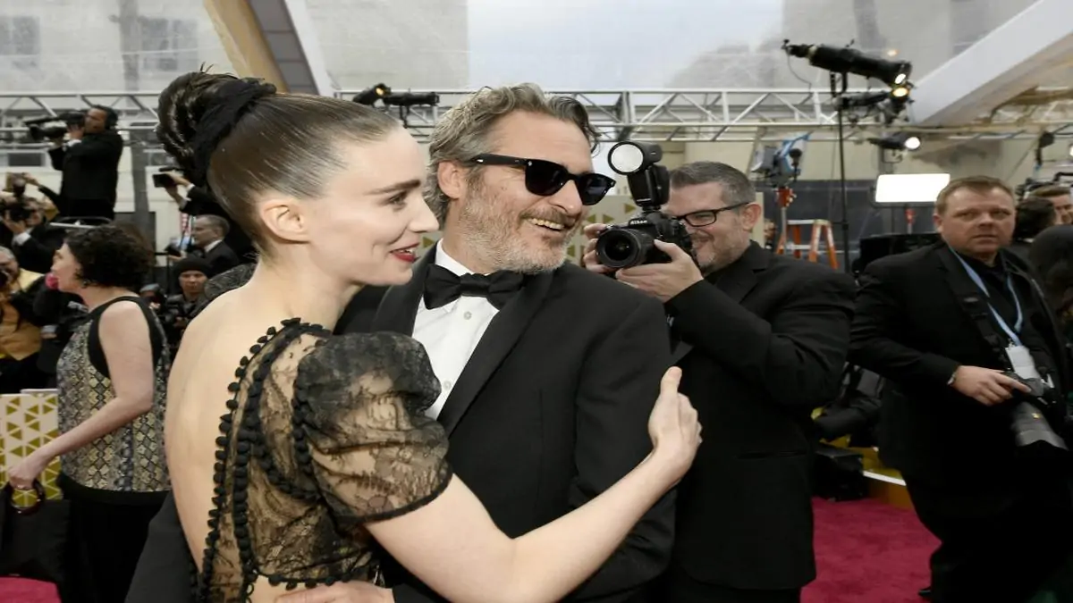 Joaquin Phoenix e Rooney Mara estão esperando seu primeiro filho