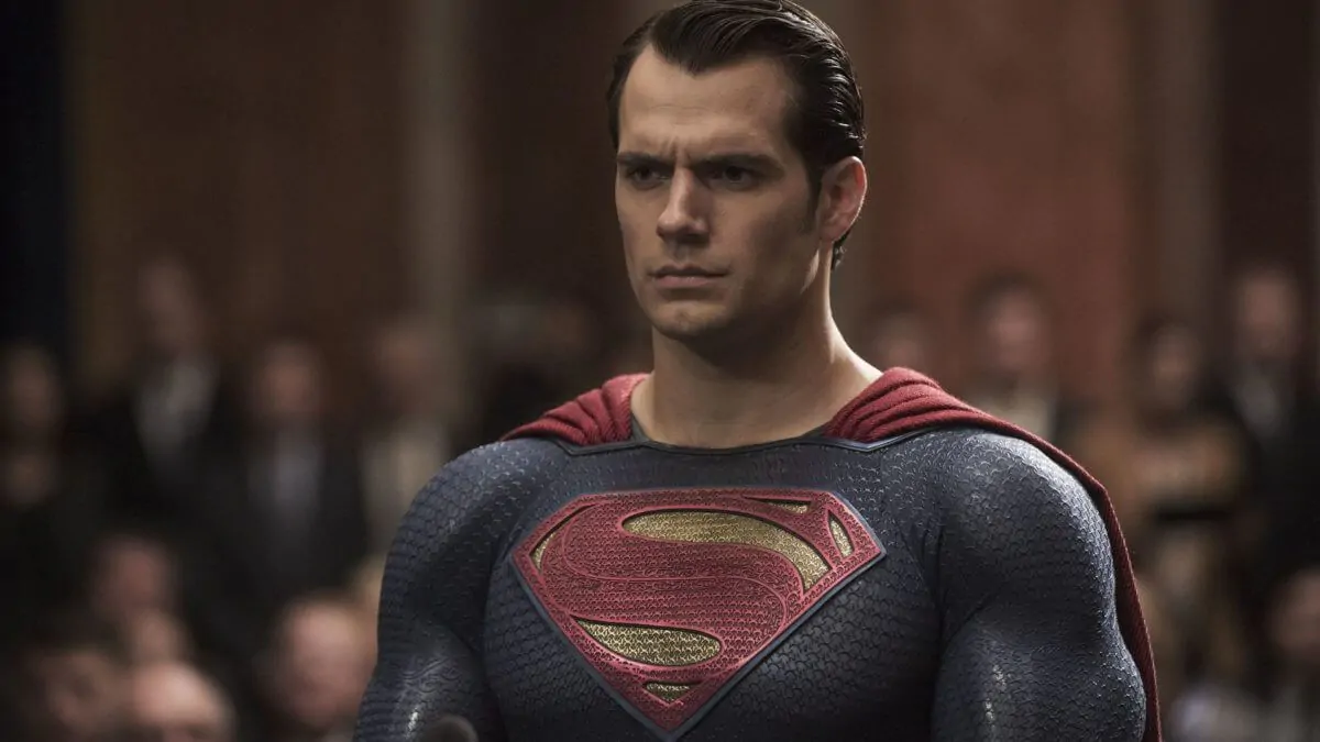 Henry Cavill espera interpretar 'Superman' por muitos anos