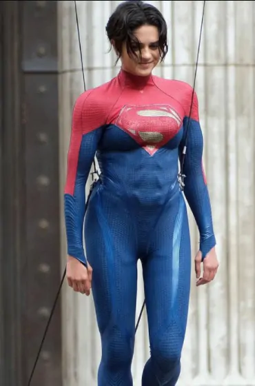 Traje da Supergirl