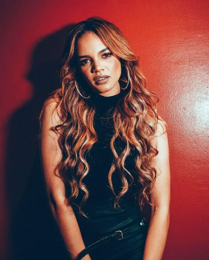 leslie grace