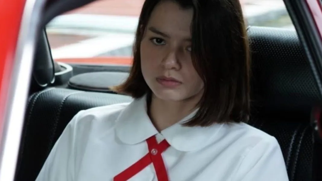 Rebecca Armstrong vem ao Brasil para divulgar seu mais novo filme Long Live Love