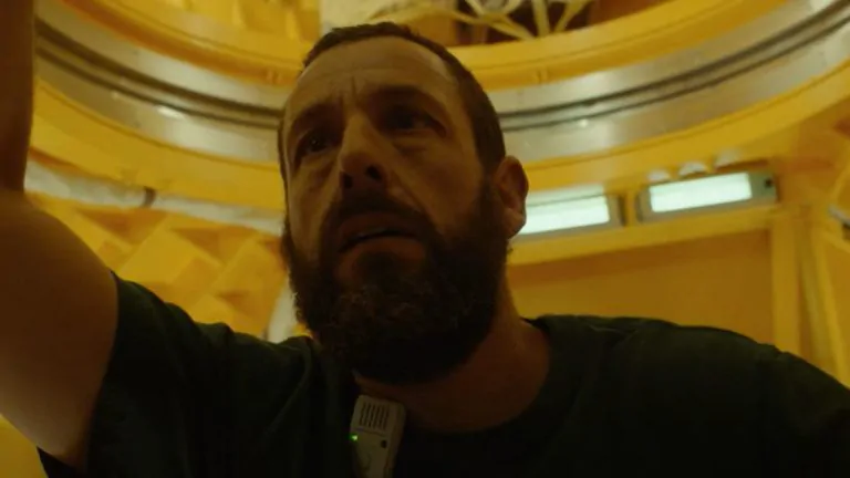 O filme O Astronauta, com Adam Sandler, chegou na Netflix